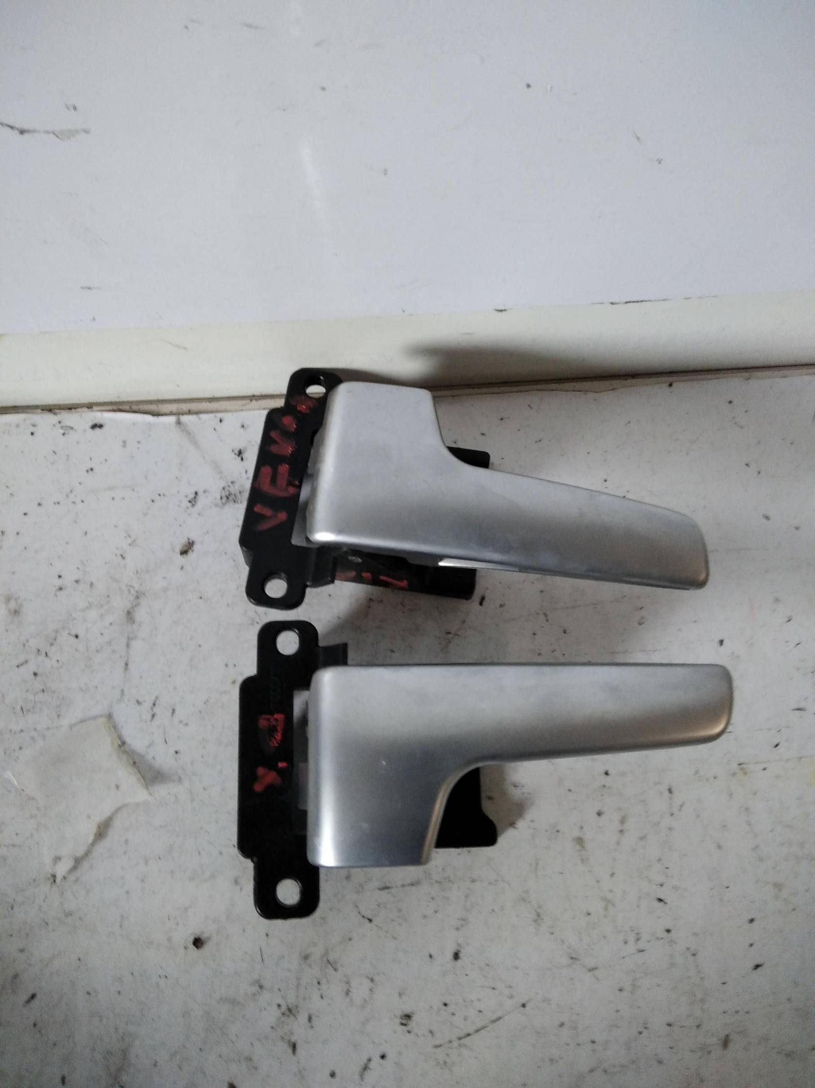 Maniglia porta ant. sx.